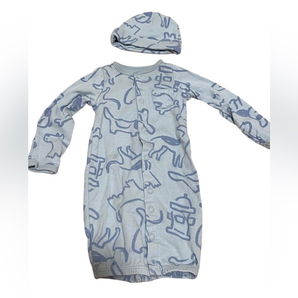 Carter’s Convertible Newborn Set with Hat - Picture 2 of 4